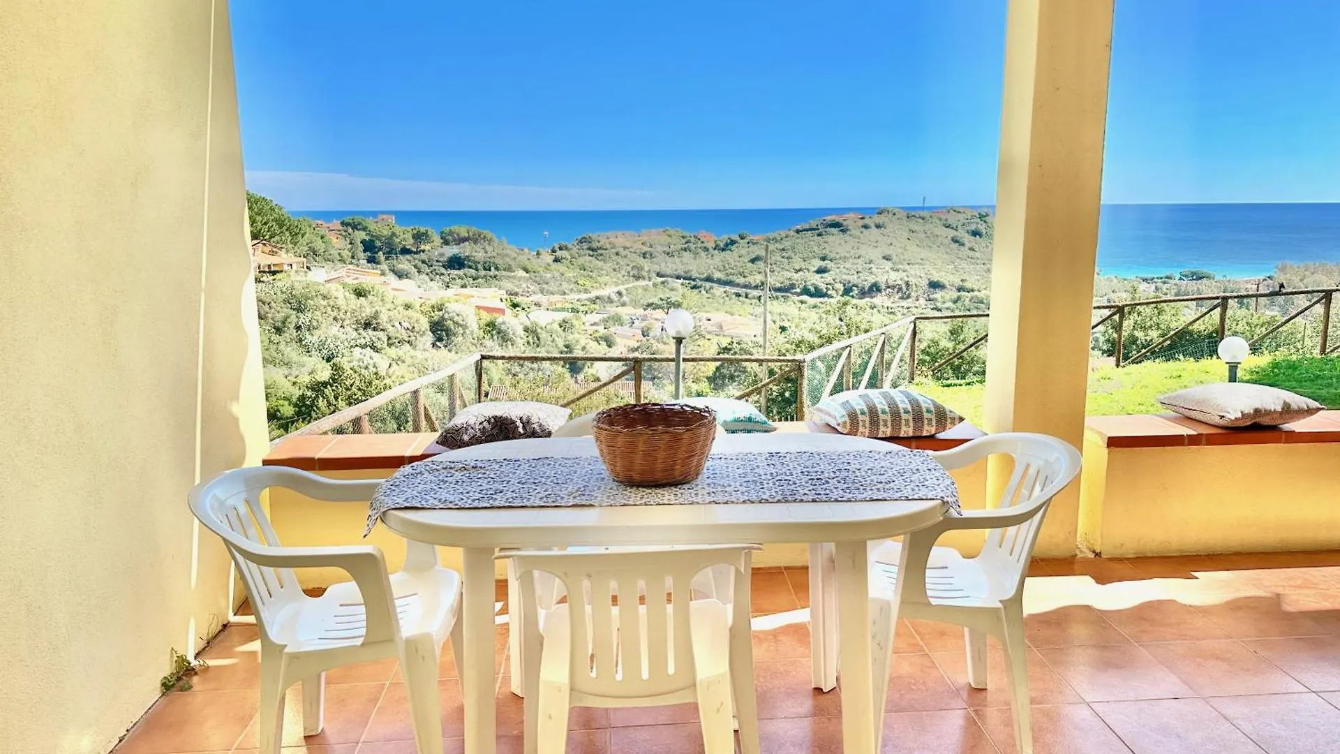 Villa Vista Mare Con Giardino Costa Rei 0*,  Olaszország